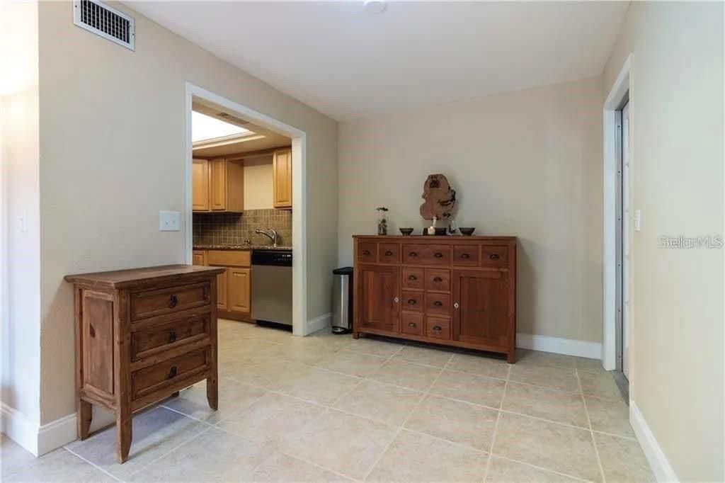 For Rent: $2,700 (3 beds, 2 baths, 1620 Square Feet)