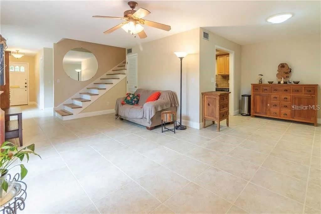For Rent: $2,700 (3 beds, 2 baths, 1620 Square Feet)