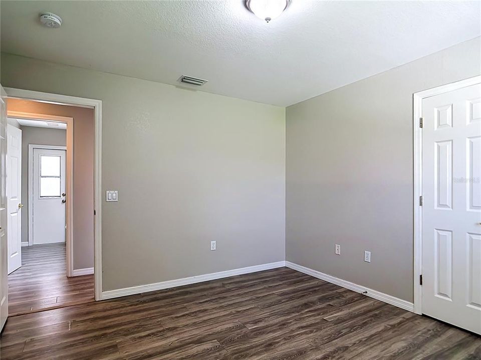 For Sale: $425,000 (3 beds, 2 baths, 2556 Square Feet)