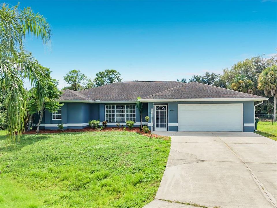 For Sale: $425,000 (3 beds, 2 baths, 2556 Square Feet)