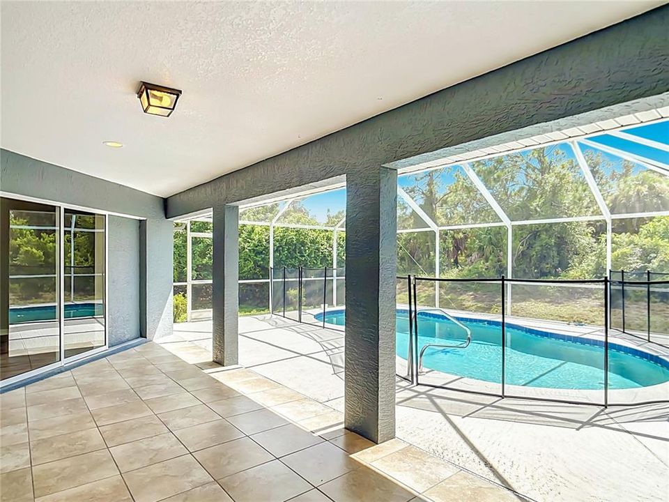 For Sale: $425,000 (3 beds, 2 baths, 2556 Square Feet)