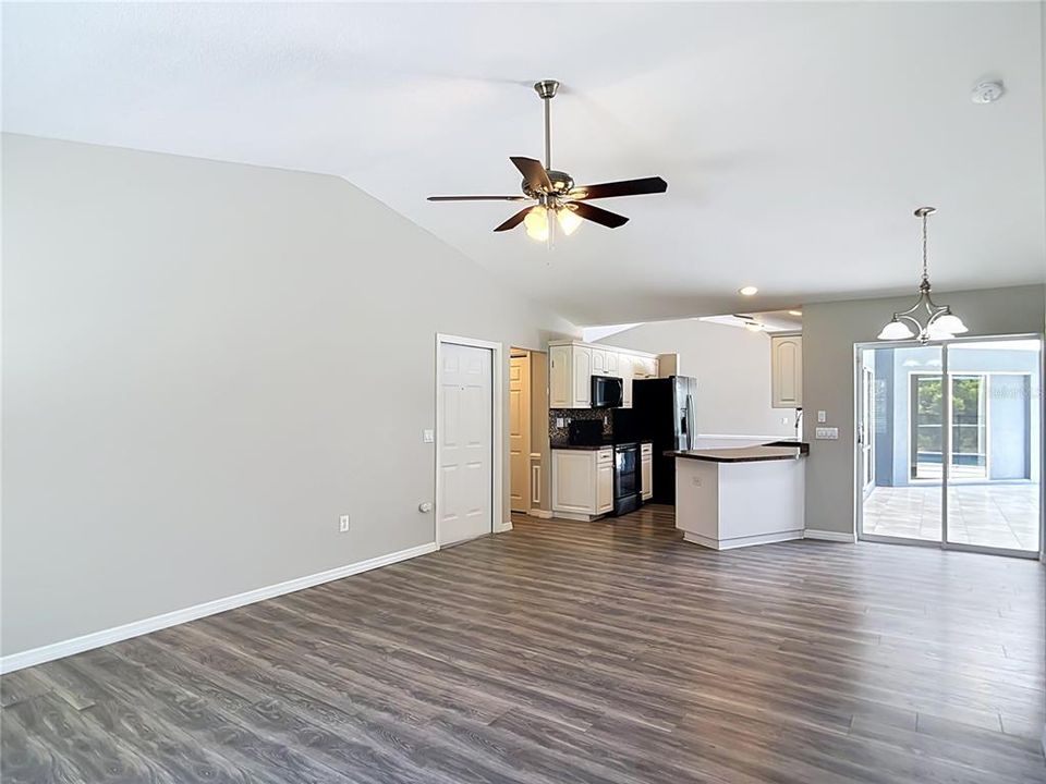 For Sale: $425,000 (3 beds, 2 baths, 2556 Square Feet)