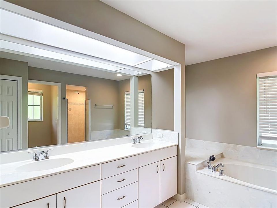 For Sale: $425,000 (3 beds, 2 baths, 2556 Square Feet)