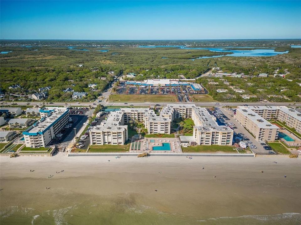 For Sale: $399,000 (2 beds, 2 baths, 1000 Square Feet)