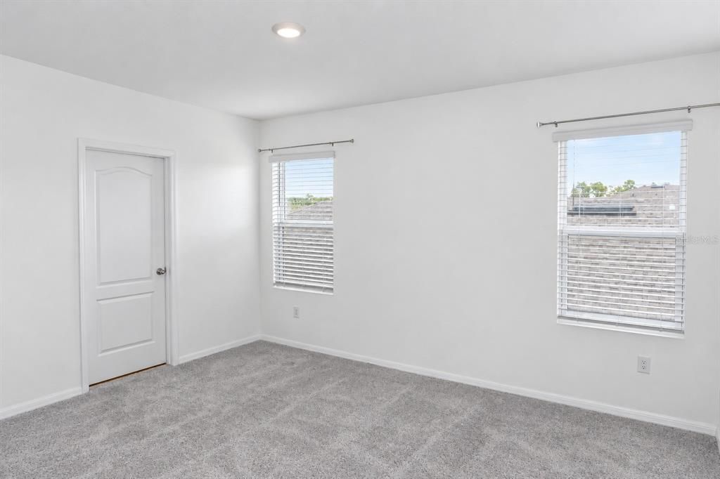 En Venta: $399,900 (4 camas, 2 baños, 2268 Pies cuadrados)