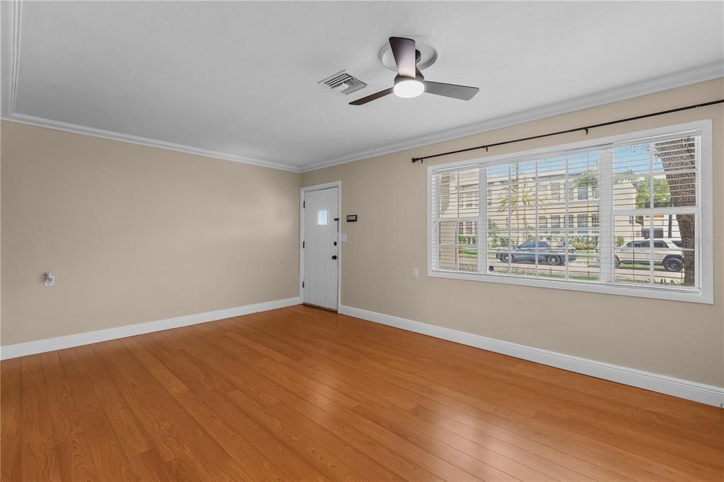 Active With Contract: $299,000 (3 beds, 2 baths, 1344 Square Feet)