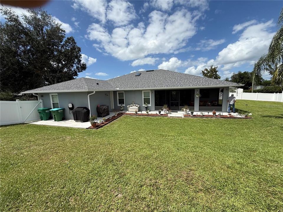 En Venta: $459,900 (4 camas, 3 baños, 2292 Pies cuadrados)