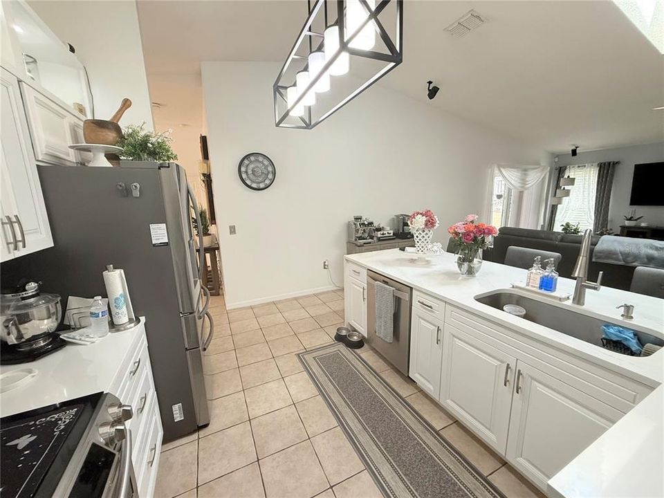 En Venta: $459,900 (4 camas, 3 baños, 2292 Pies cuadrados)