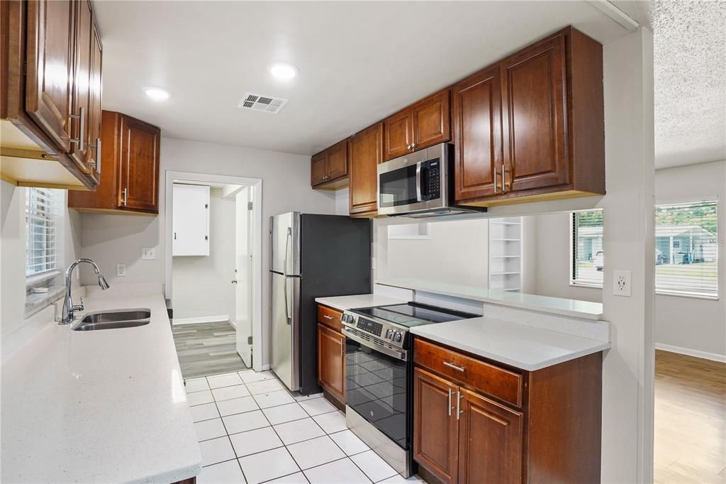 For Sale: $375,000 (3 beds, 2 baths, 1830 Square Feet)