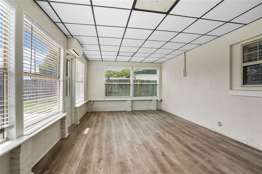 For Sale: $375,000 (3 beds, 2 baths, 1830 Square Feet)
