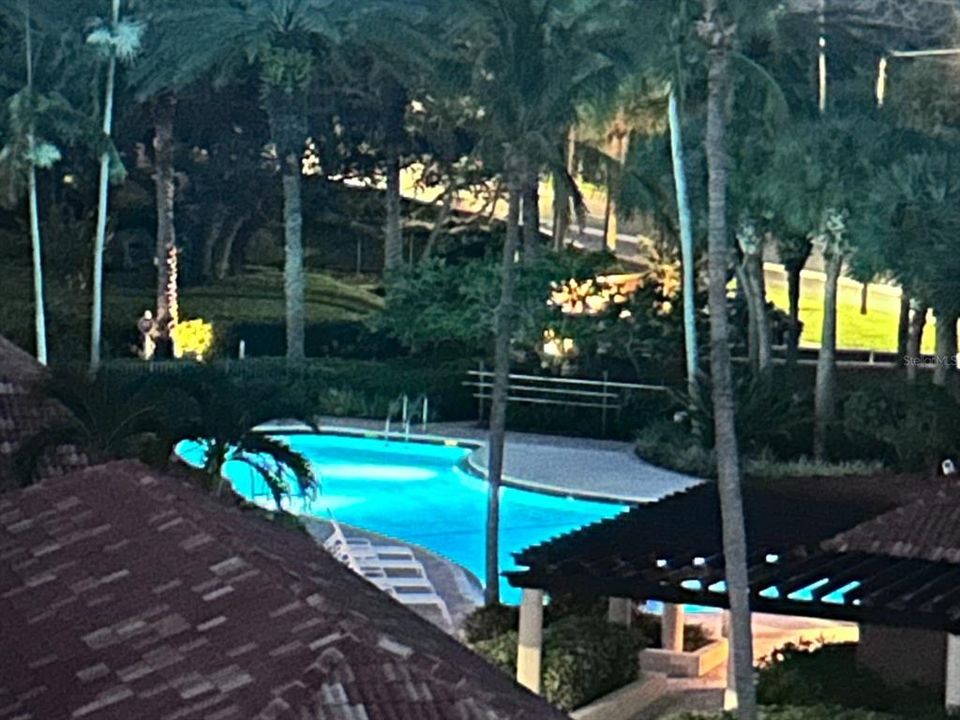 En Venta: $725,000 (3 camas, 3 baños, 2100 Pies cuadrados)
