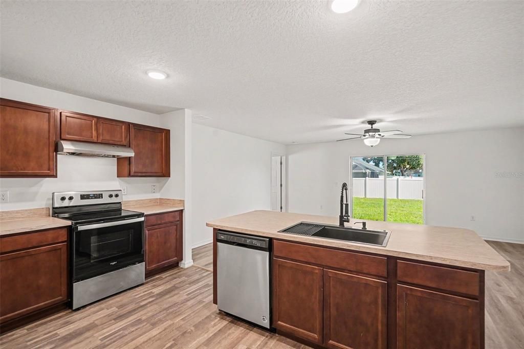 For Sale: $330,000 (4 beds, 2 baths, 1824 Square Feet)