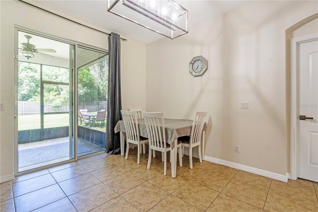 Active With Contract: $320,000 (4 beds, 2 baths, 1467 Square Feet)