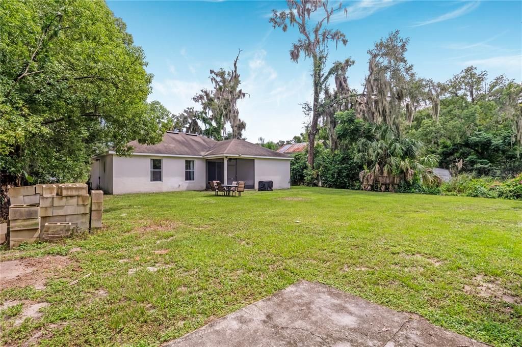 Active With Contract: $320,000 (4 beds, 2 baths, 1467 Square Feet)