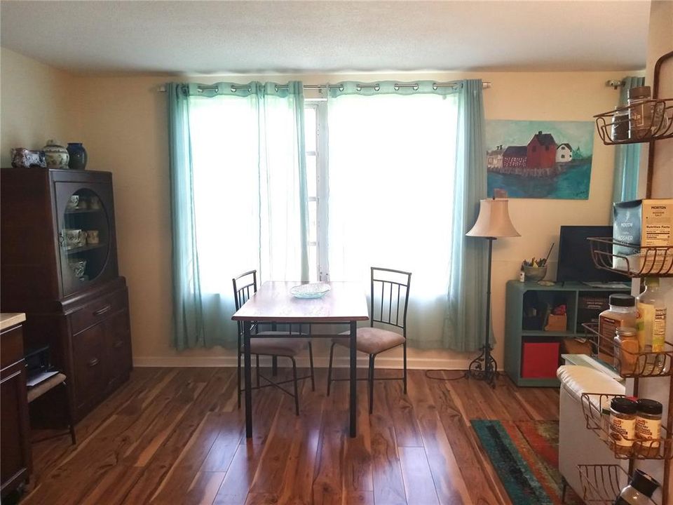 В аренду: $1,750 (2 спален, 2 ванн, 1400 Квадратных фут)