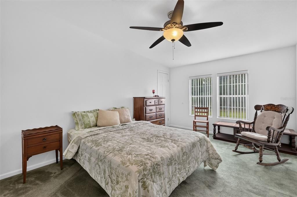 En Venta: $449,000 (3 camas, 2 baños, 2876 Pies cuadrados)