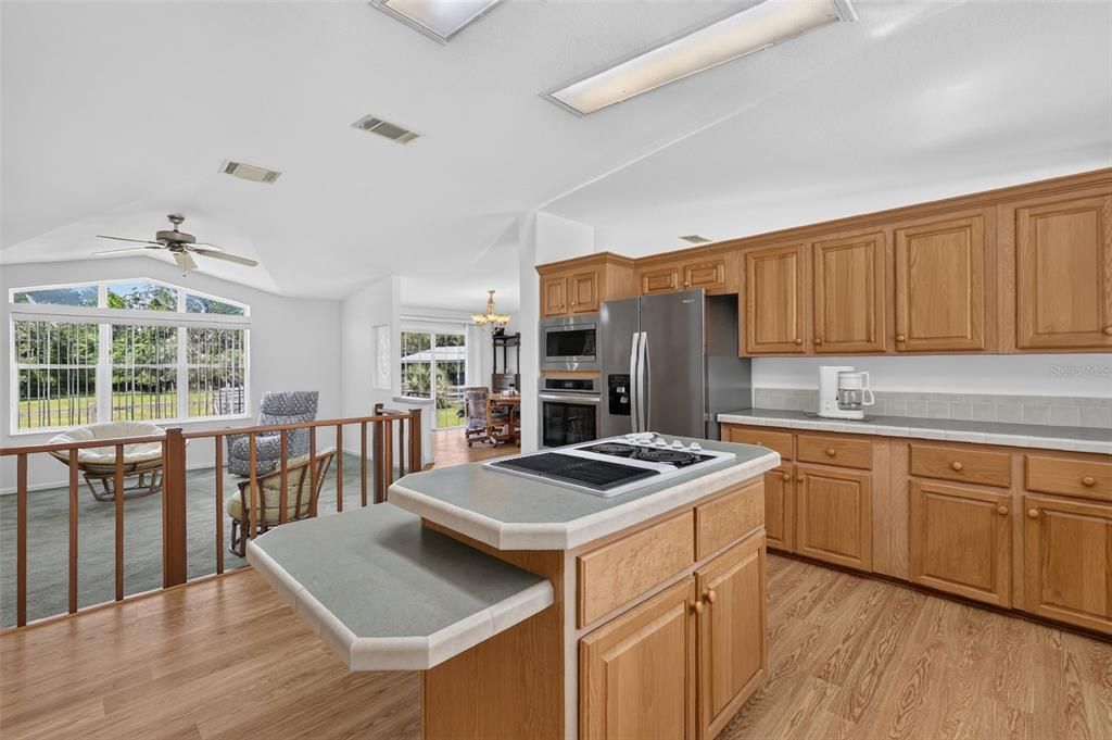 En Venta: $449,000 (3 camas, 2 baños, 2876 Pies cuadrados)