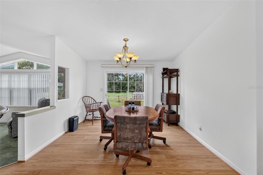 En Venta: $449,000 (3 camas, 2 baños, 2876 Pies cuadrados)