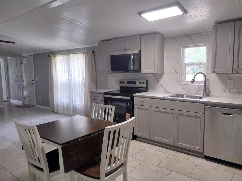 En Venta: $240,000 (3 camas, 2 baños, 1064 Pies cuadrados)