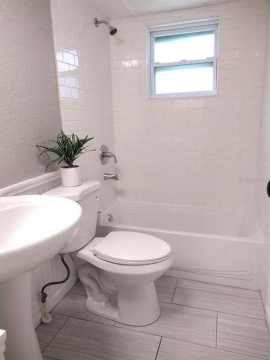 En Venta: $240,000 (3 camas, 2 baños, 1064 Pies cuadrados)