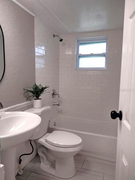 En Venta: $240,000 (3 camas, 2 baños, 1064 Pies cuadrados)