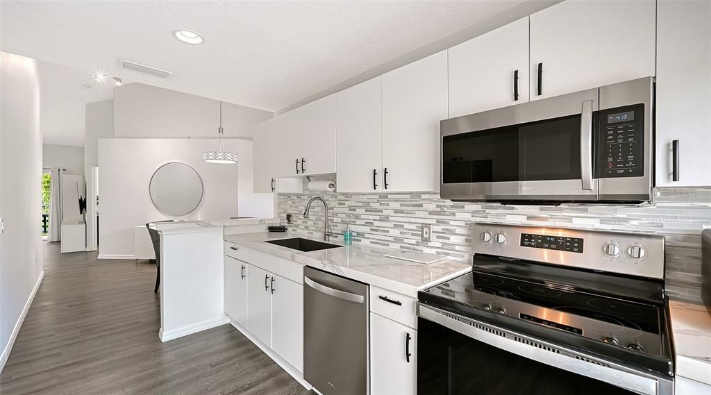 For Sale: $249,900 (3 beds, 2 baths, 1208 Square Feet)