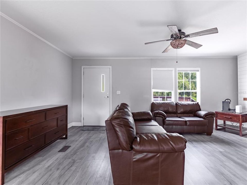 For Sale: $595,900 (3 beds, 2 baths, 1456 Square Feet)