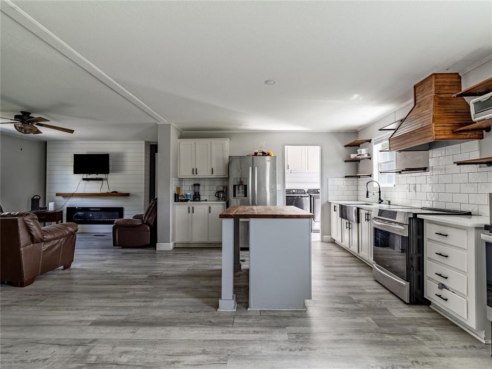 For Sale: $595,900 (3 beds, 2 baths, 1456 Square Feet)