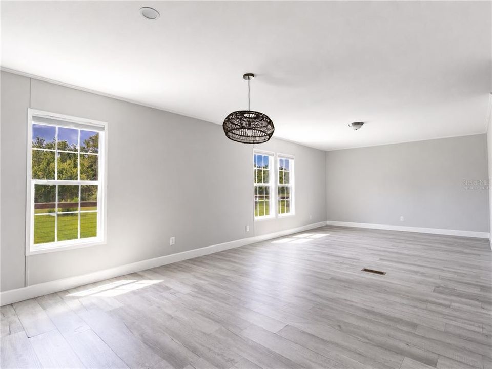 For Sale: $595,900 (3 beds, 2 baths, 1456 Square Feet)