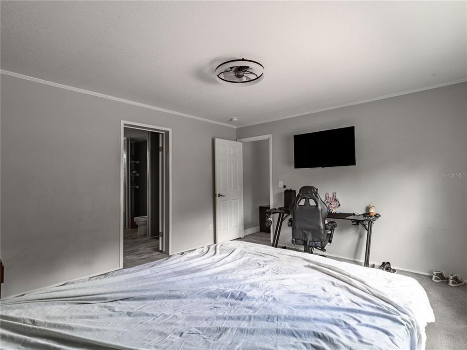 For Sale: $595,900 (3 beds, 2 baths, 1456 Square Feet)