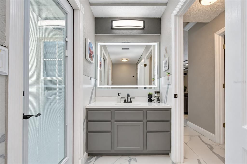 En Venta: $775,000 (3 camas, 2 baños, 2692 Pies cuadrados)