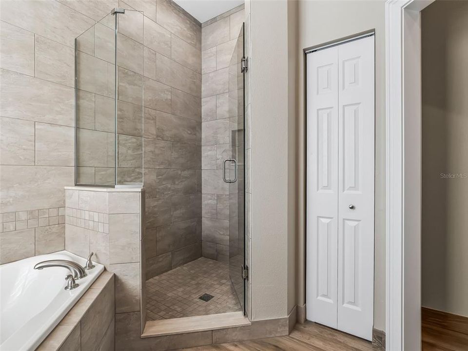 На продажу: $378,900 (2 спален, 2 ванн, 1572 Квадратных фут)