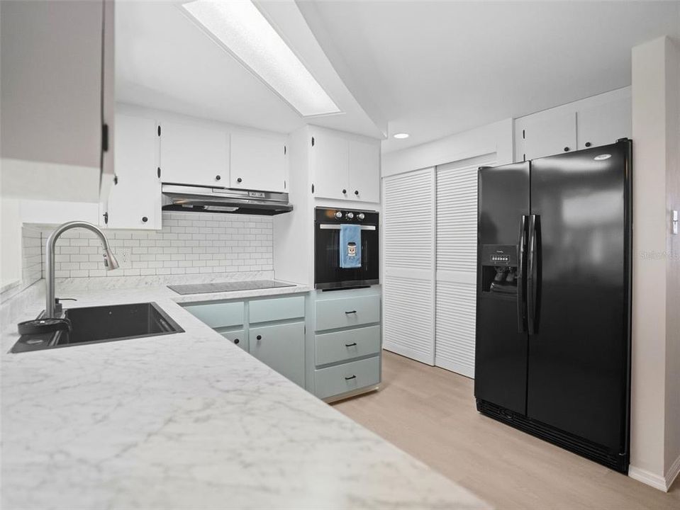For Sale: $229,900 (2 beds, 1 baths, 1122 Square Feet)