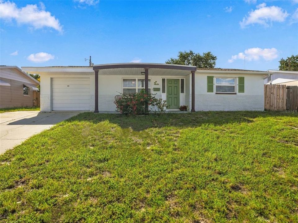 For Sale: $229,900 (2 beds, 1 baths, 1122 Square Feet)