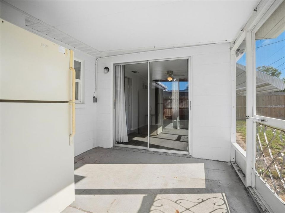 For Sale: $229,900 (2 beds, 1 baths, 1122 Square Feet)