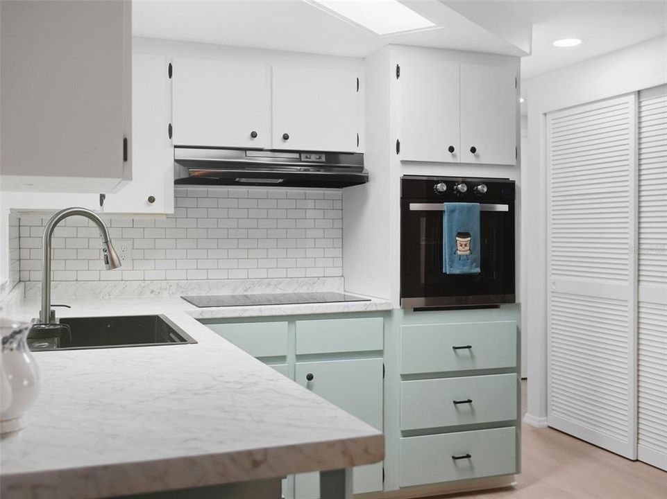 For Sale: $229,900 (2 beds, 1 baths, 1122 Square Feet)
