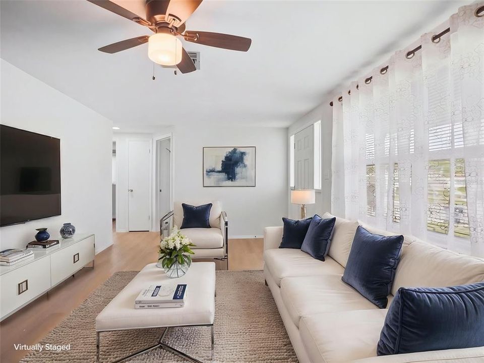 For Sale: $229,900 (2 beds, 1 baths, 1122 Square Feet)