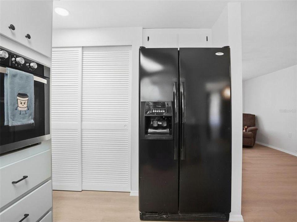 For Sale: $229,900 (2 beds, 1 baths, 1122 Square Feet)