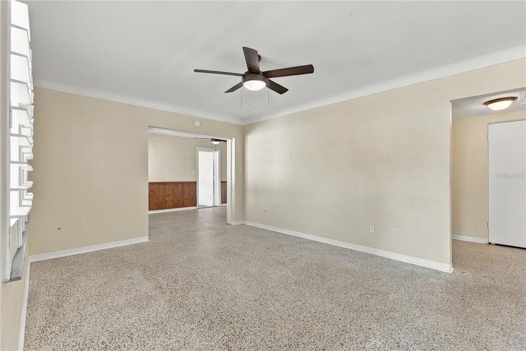 En Venta: $399,000 (3 camas, 2 baños, 2157 Pies cuadrados)