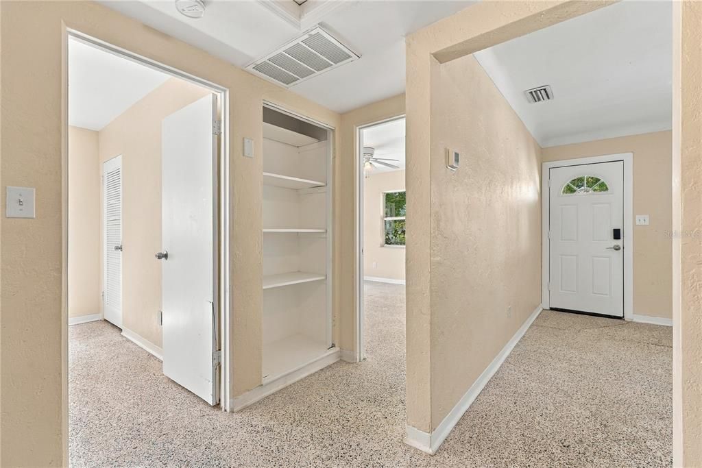 En Venta: $399,000 (3 camas, 2 baños, 2157 Pies cuadrados)