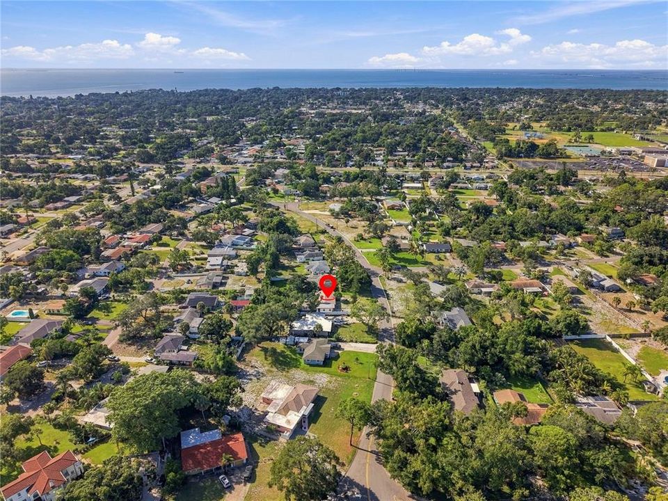 Activo con contrato: $399,000 (3 camas, 2 baños, 2157 Pies cuadrados)