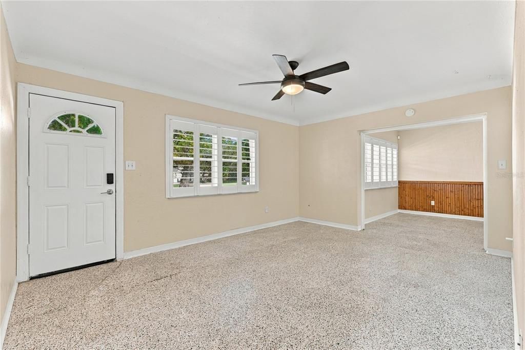 En Venta: $399,000 (3 camas, 2 baños, 2157 Pies cuadrados)