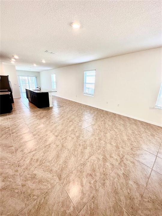 For Rent: $2,300 (4 beds, 2 baths, 1720 Square Feet)