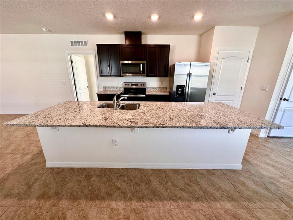 For Rent: $2,300 (4 beds, 2 baths, 1720 Square Feet)