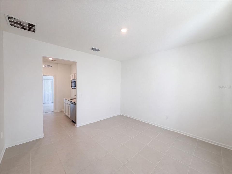 En Venta: $349,000 (5 camas, 3 baños, 2088 Pies cuadrados)