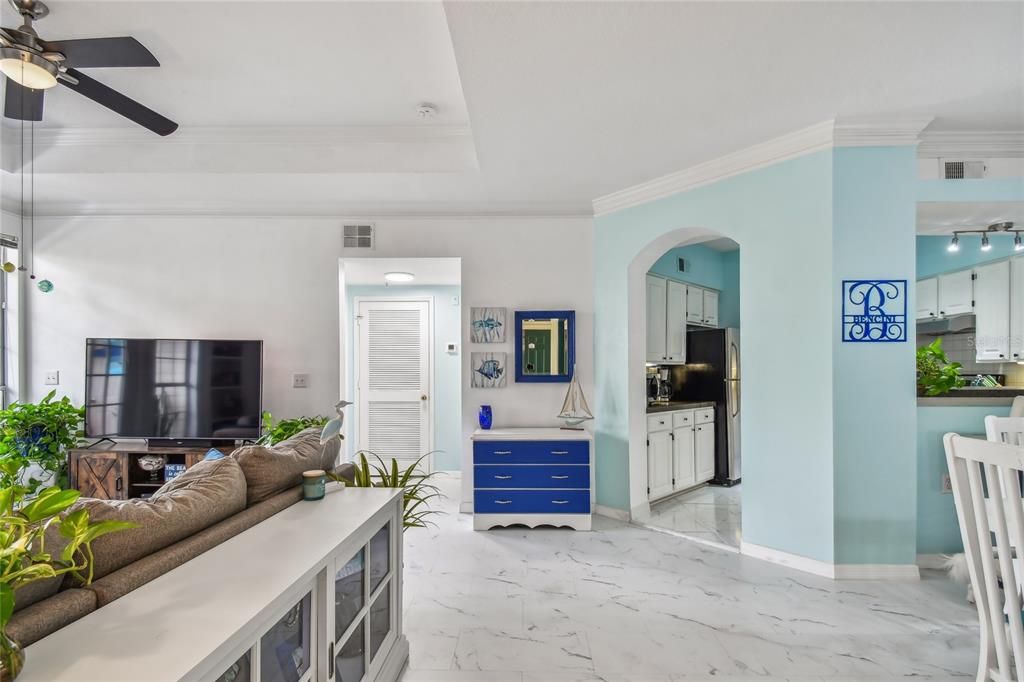 En Venta: $269,000 (1 camas, 1 baños, 964 Pies cuadrados)