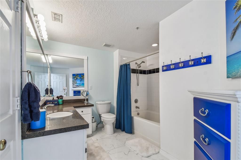 En Venta: $269,000 (1 camas, 1 baños, 964 Pies cuadrados)