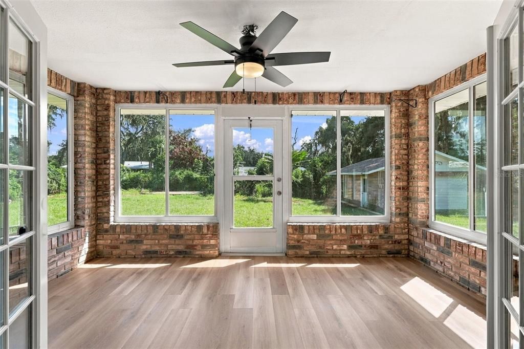 En Venta: $339,900 (3 camas, 2 baños, 1937 Pies cuadrados)
