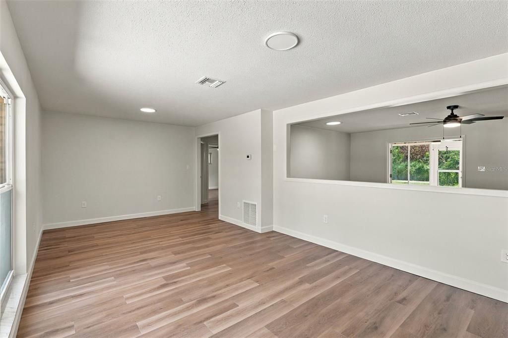 En Venta: $339,900 (3 camas, 2 baños, 1937 Pies cuadrados)