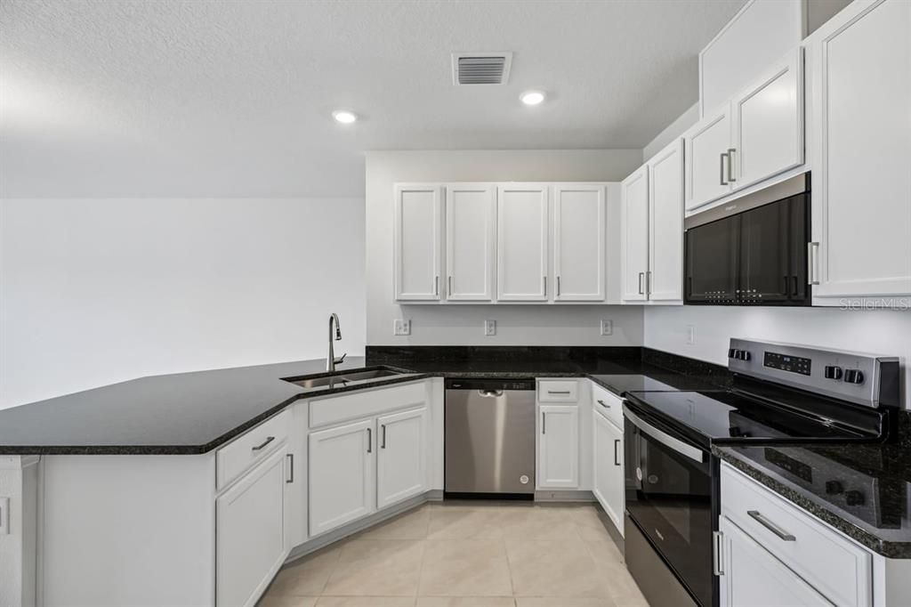 For Sale: $229,485 (3 beds, 2 baths, 1557 Square Feet)